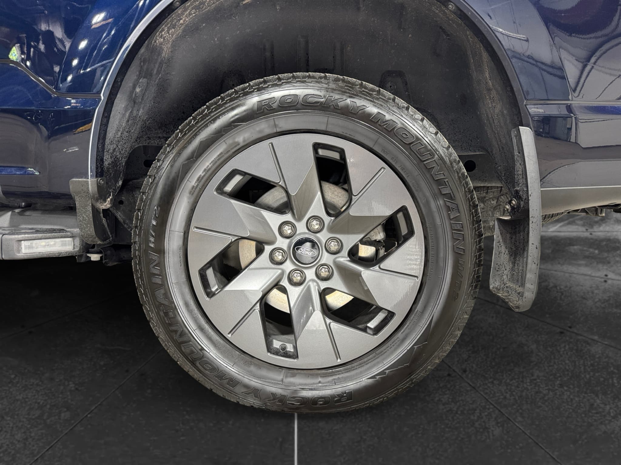 2023 Ford F-150 Lightning view 35
