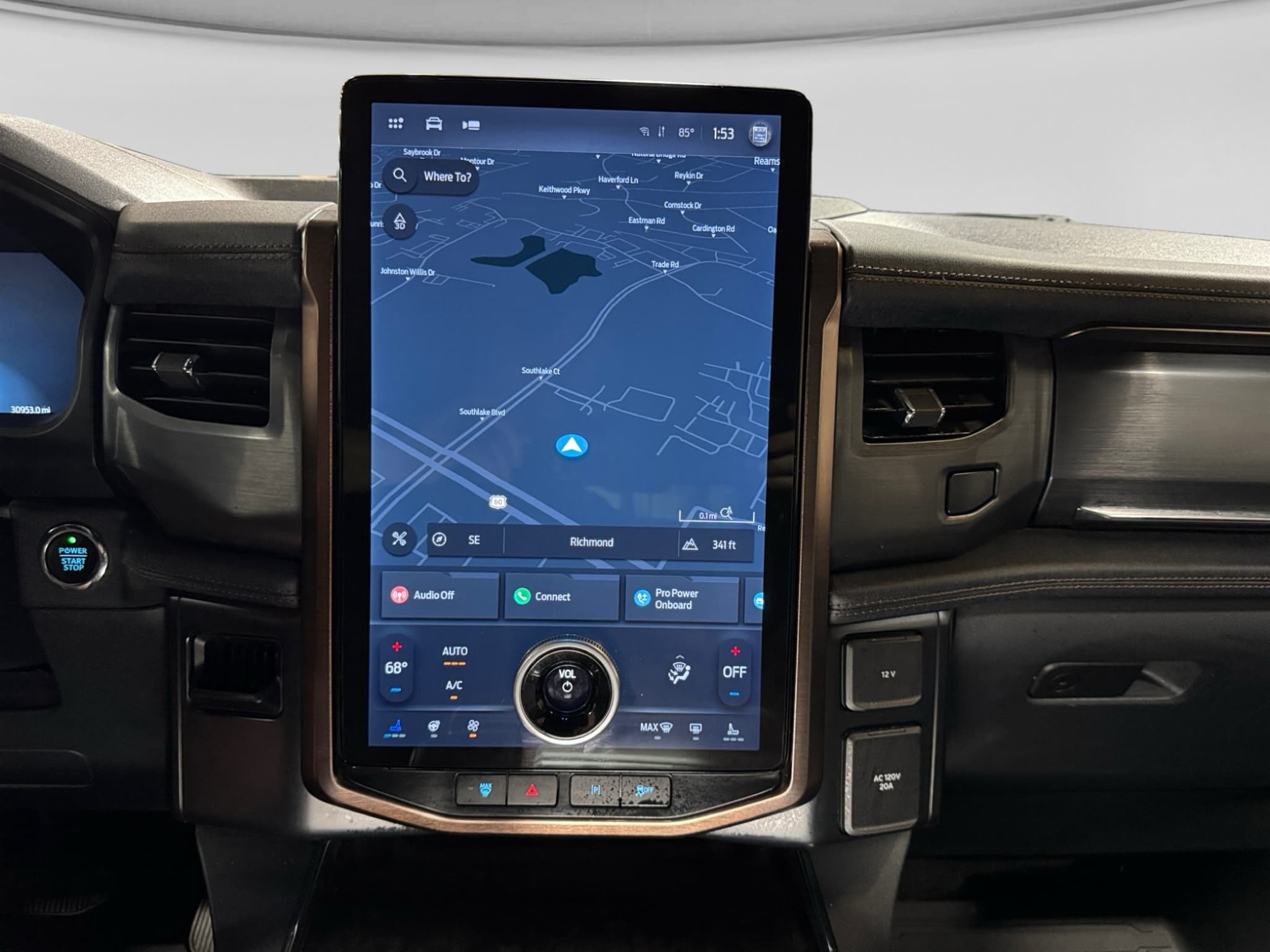 2023 Ford F-150 Lightning view 11