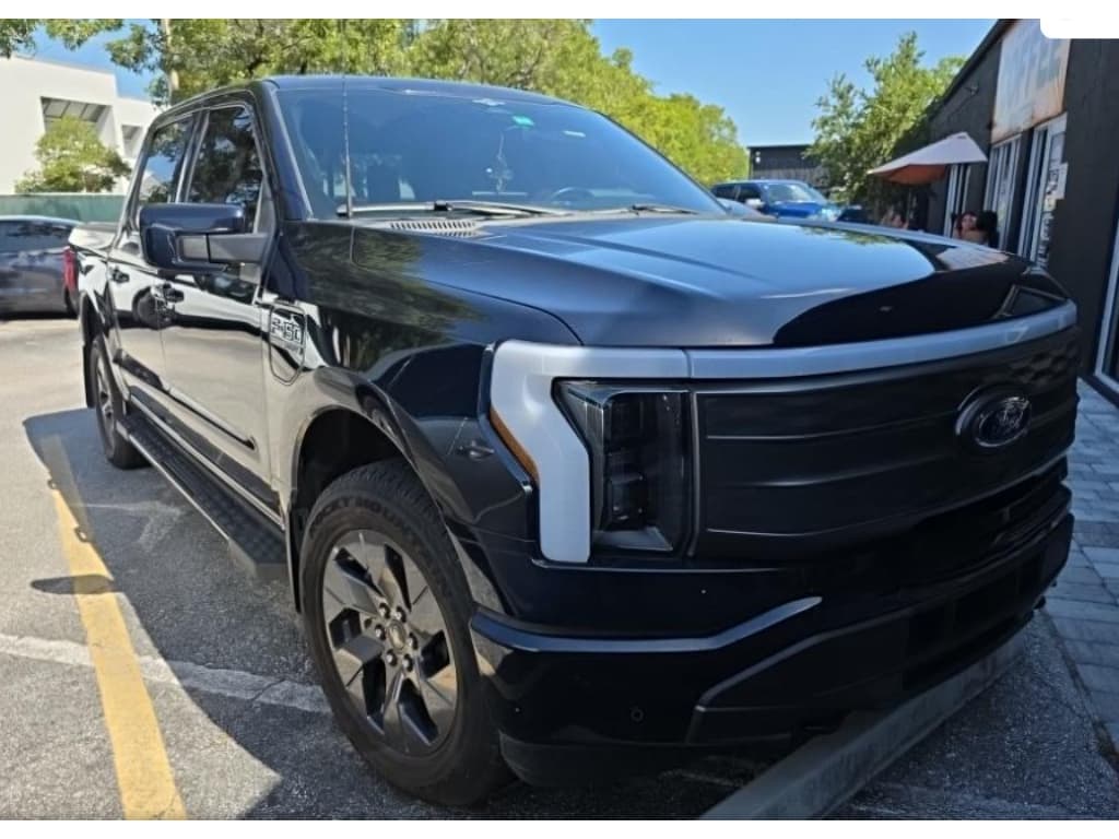 2023 Ford F-150 Lightning view 2