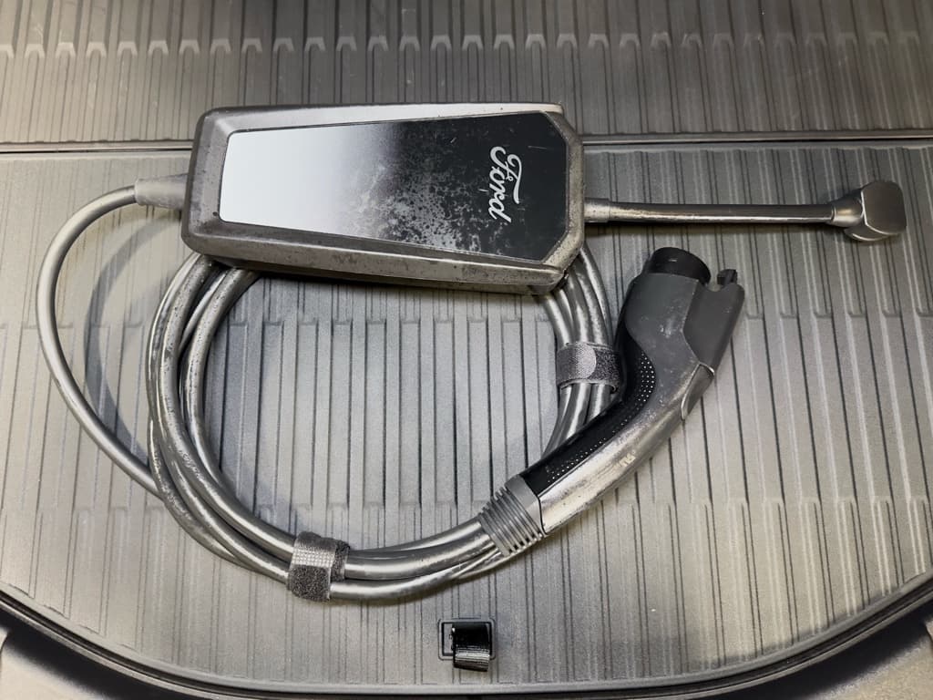 2025 Ford F-150 Lightning view 6