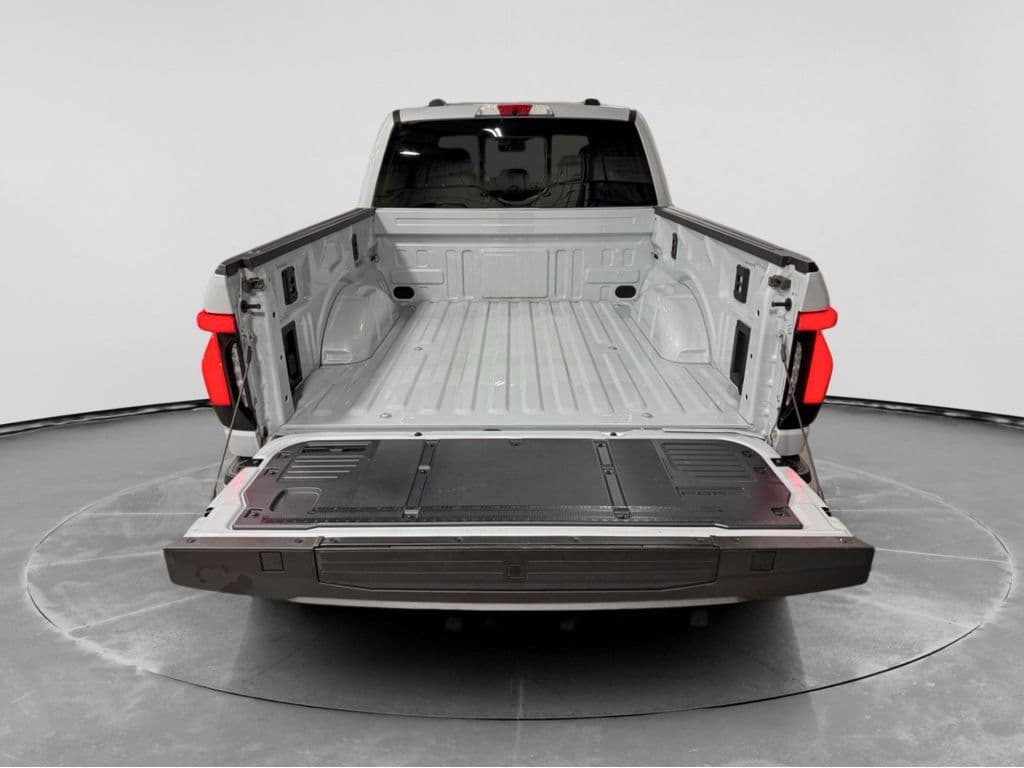 2025 Ford F-150 Lightning view 28