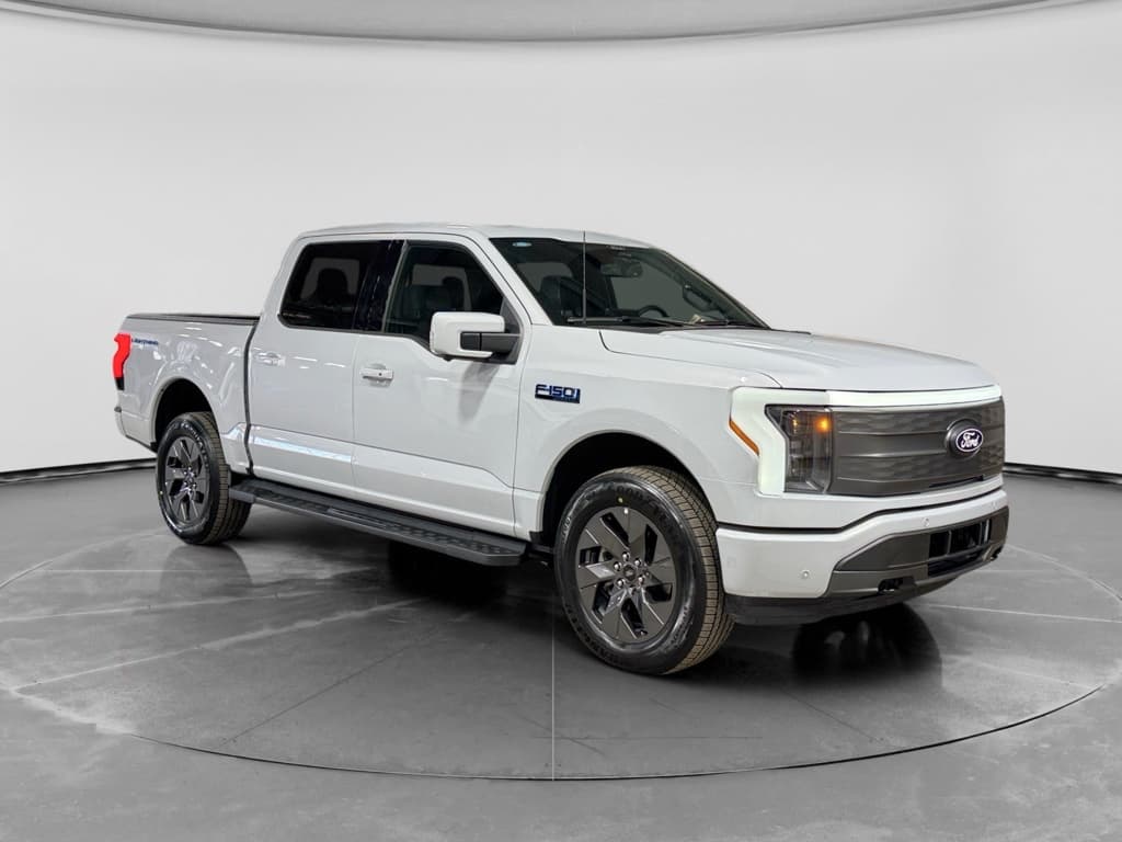 2025 Ford F-150 Lightning view 4