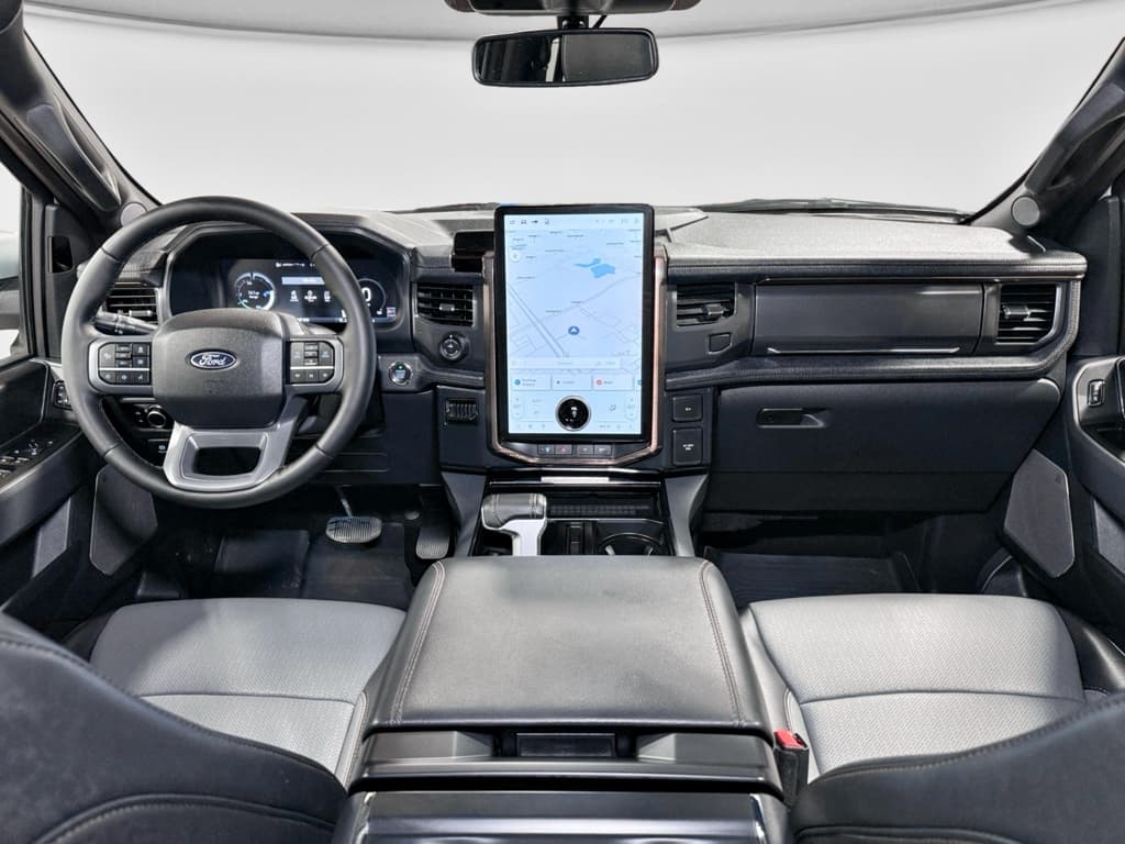 2025 Ford F-150 Lightning view 17