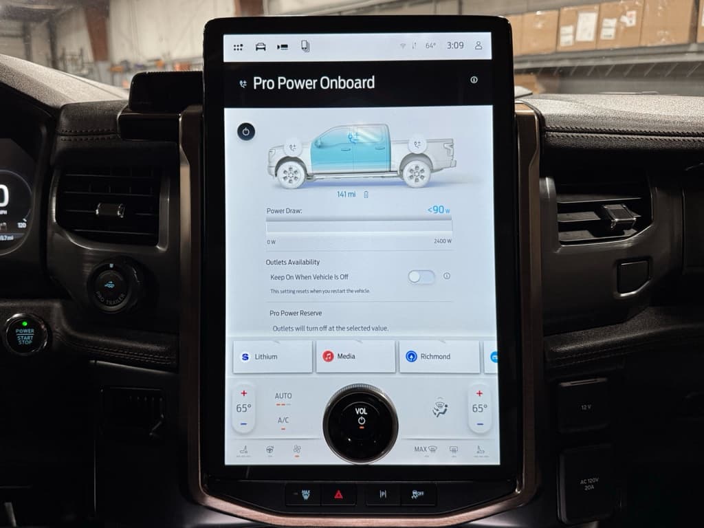 2025 Ford F-150 Lightning view 13