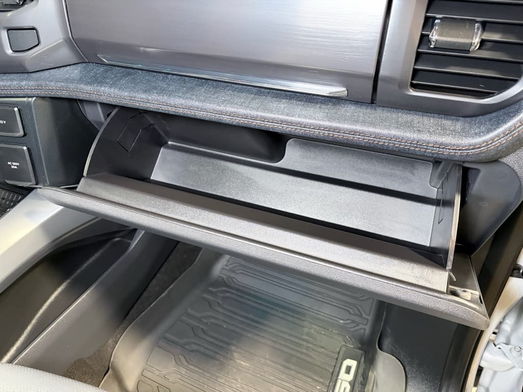 2025 Ford F-150 Lightning view 21