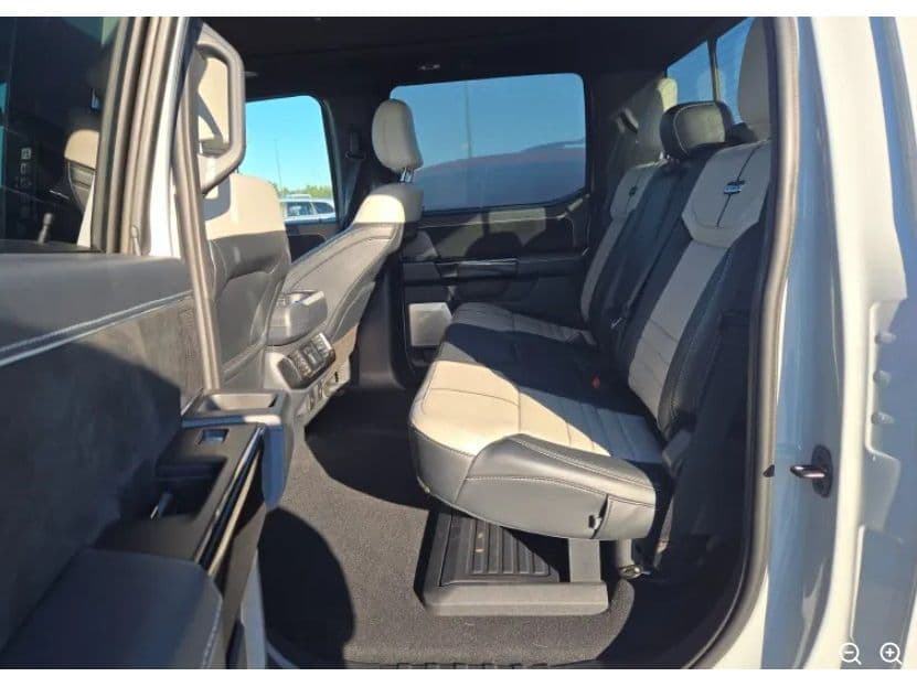 2023 Ford F-150 Lightning view 5