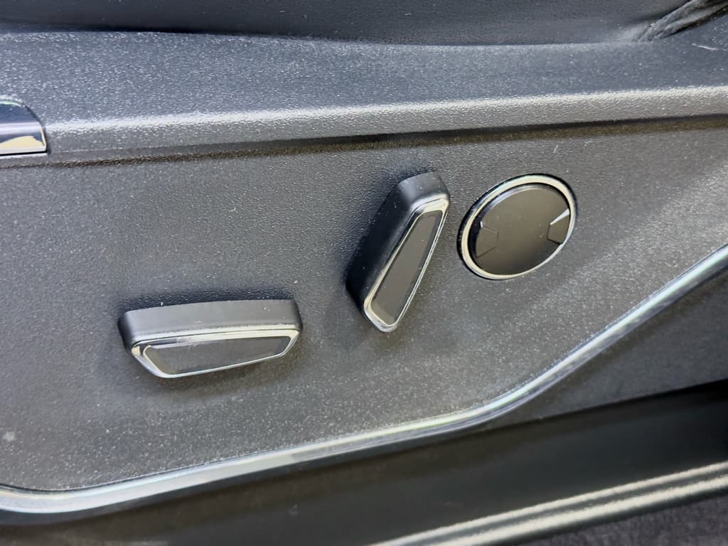 2023 Ford F-150 Lightning view 7