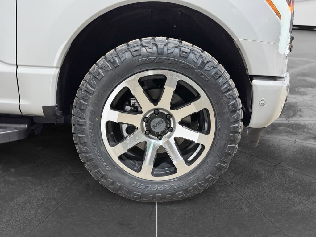 2023 Ford F-150 Lightning view 38