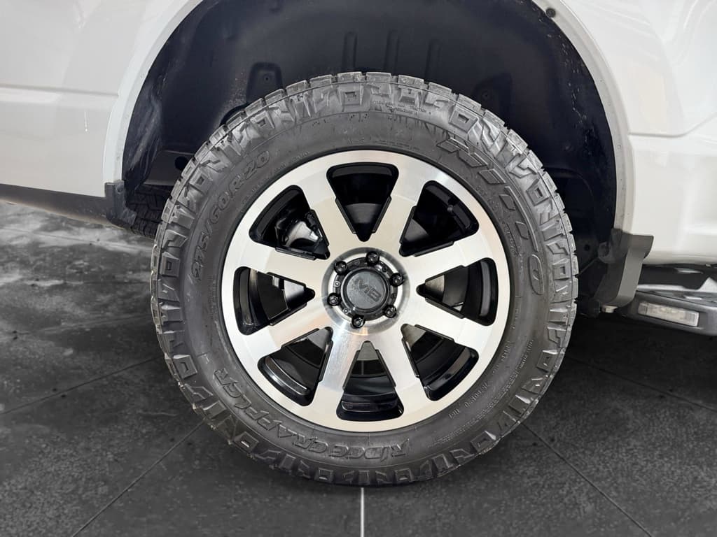 2023 Ford F-150 Lightning view 34