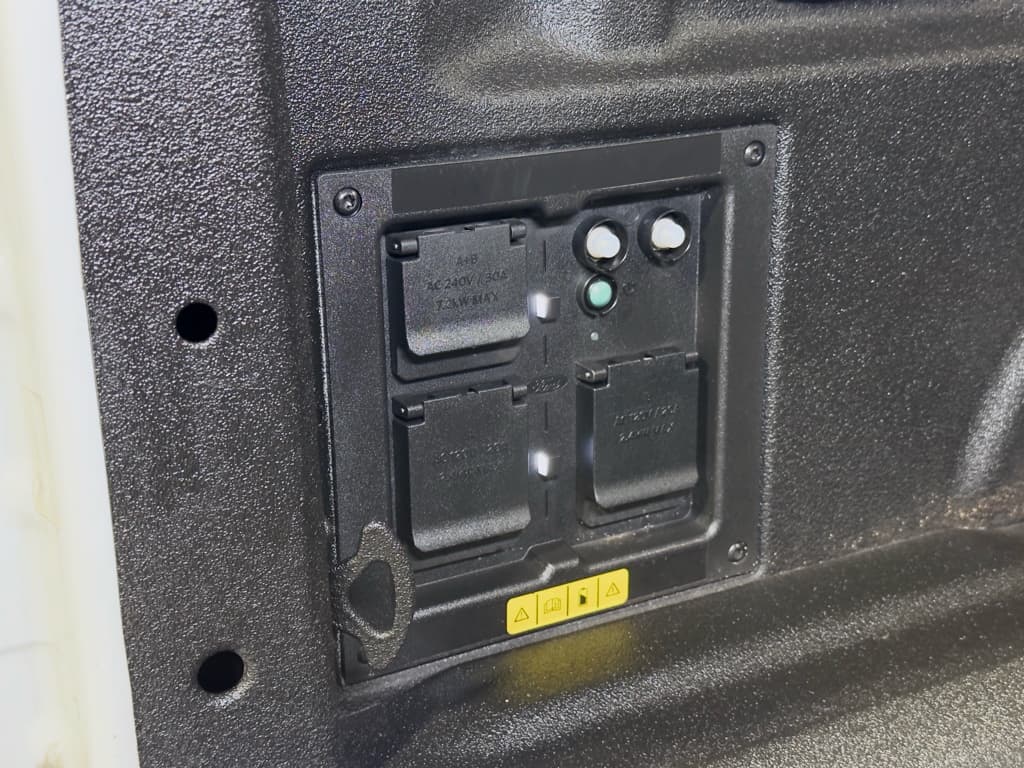 2023 Ford F-150 Lightning view 31