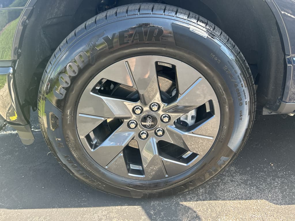 2024 Ford F-150 Lightning view 30