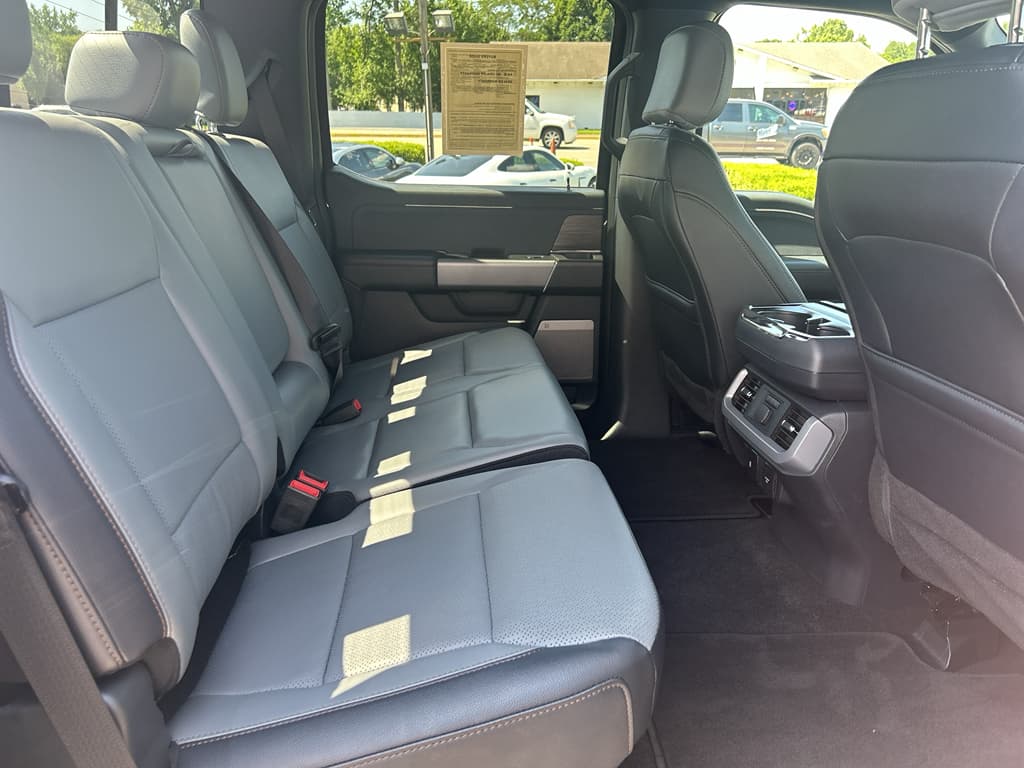2024 Ford F-150 Lightning view 21