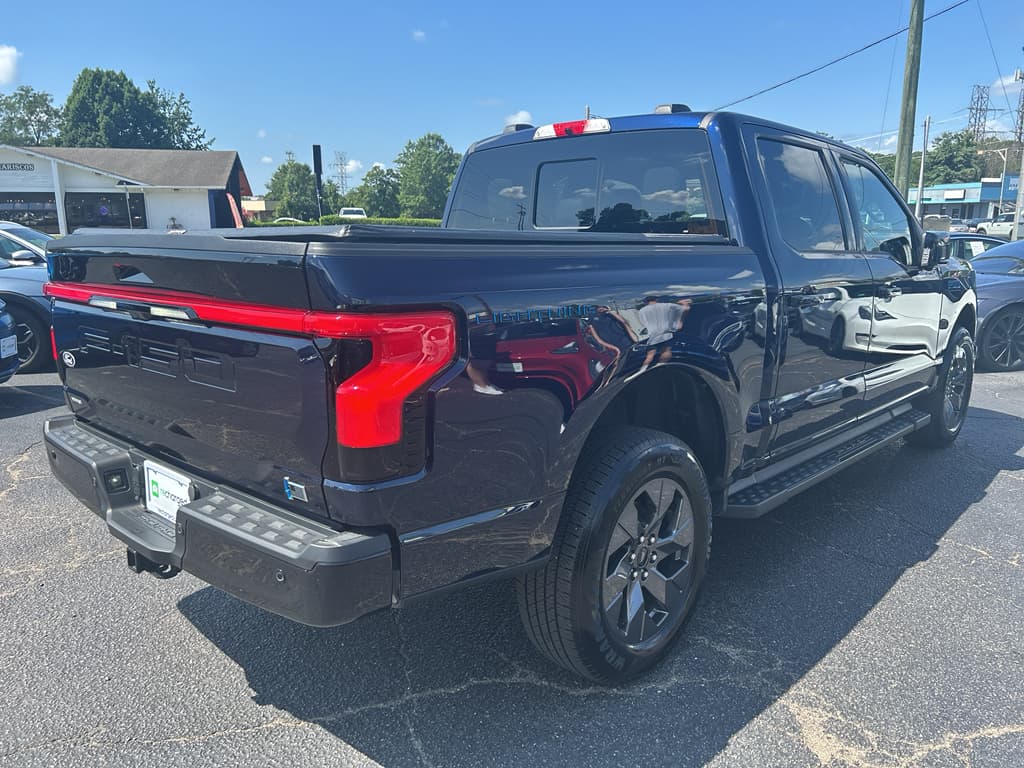 2024 Ford F-150 Lightning view 3