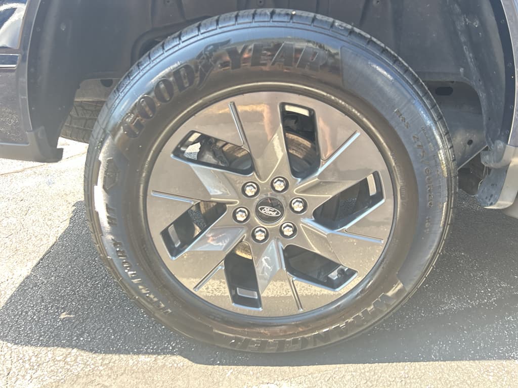 2024 Ford F-150 Lightning view 26