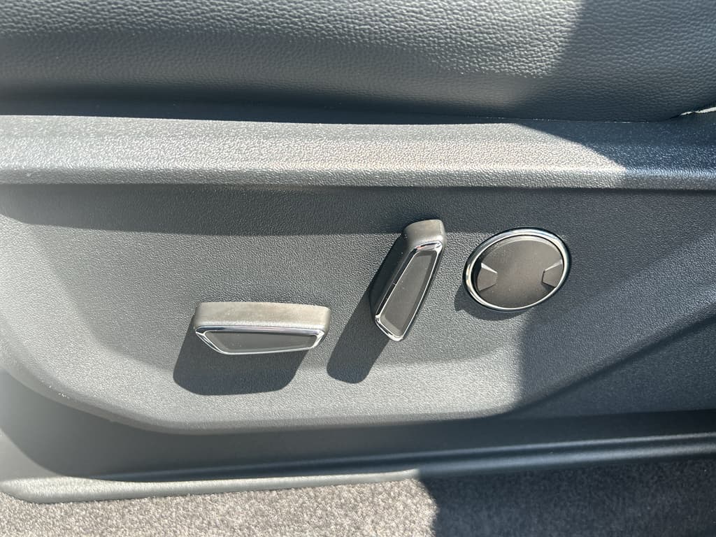2024 Ford F-150 Lightning view 7