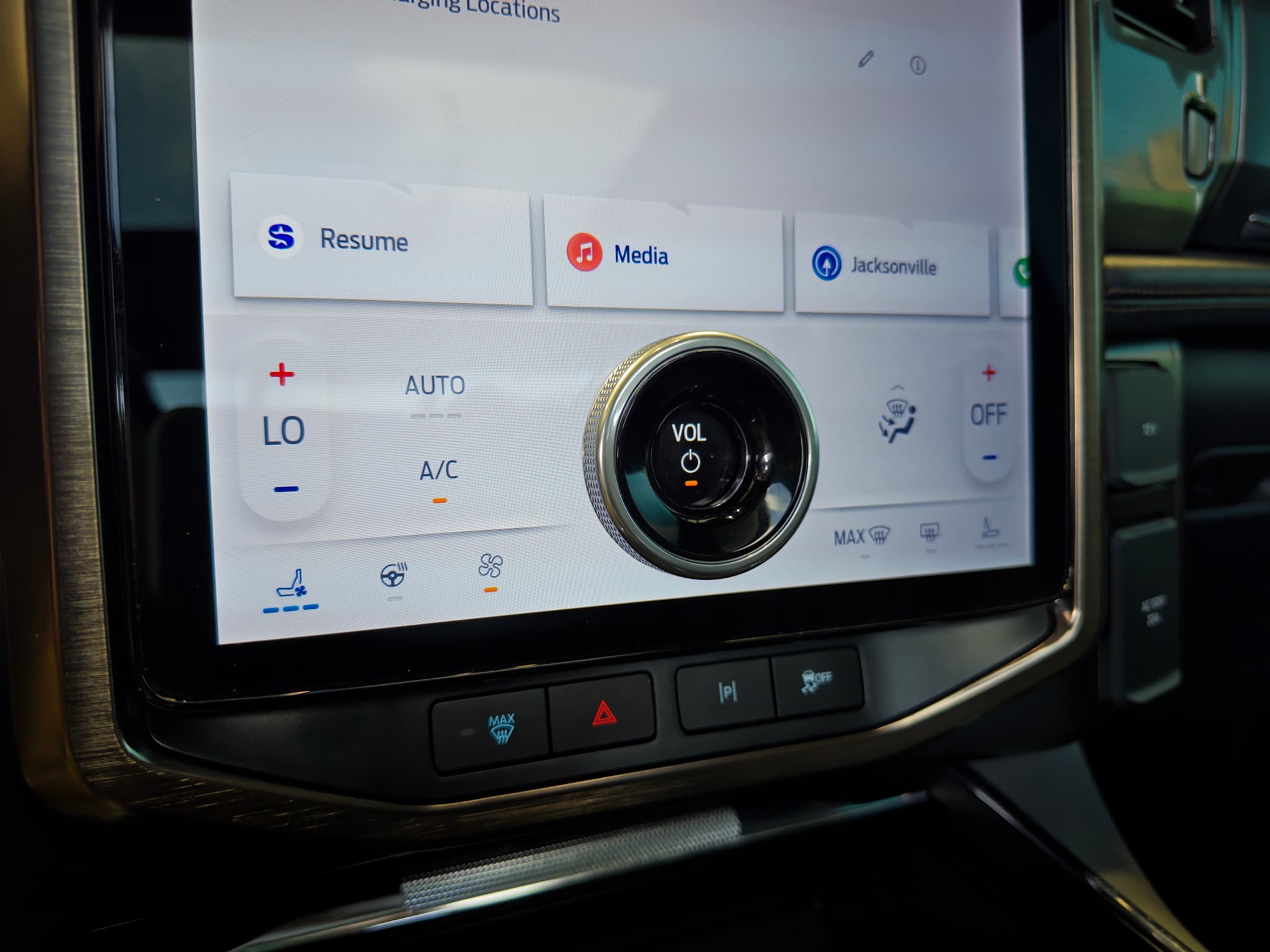 2024 Ford F-150 Lightning view 16