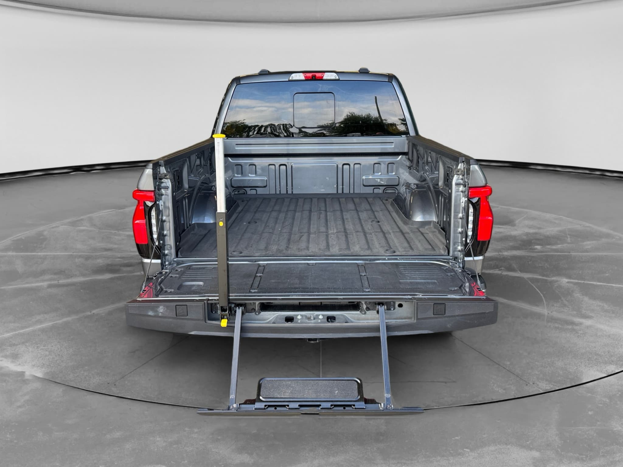2024 Ford F-150 Lightning view 29