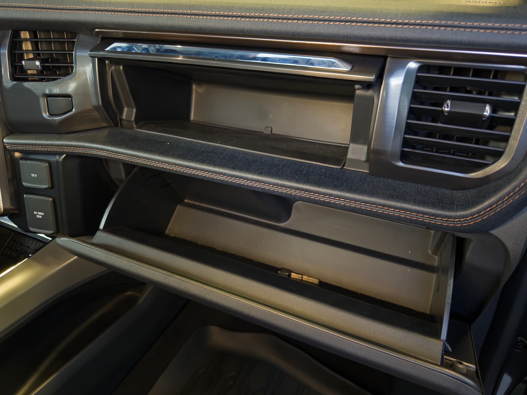 2024 Ford F-150 Lightning view 21