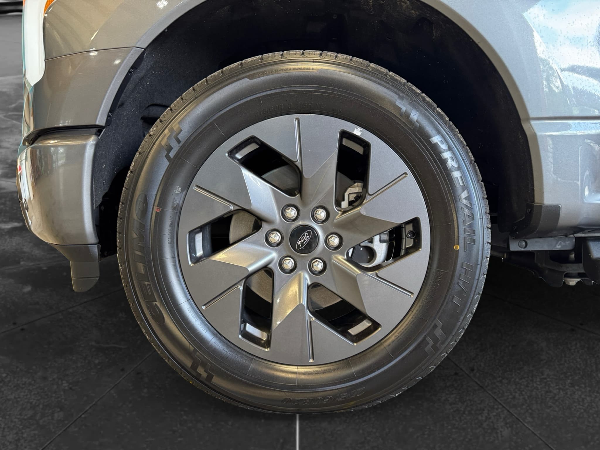 2024 Ford F-150 Lightning view 33