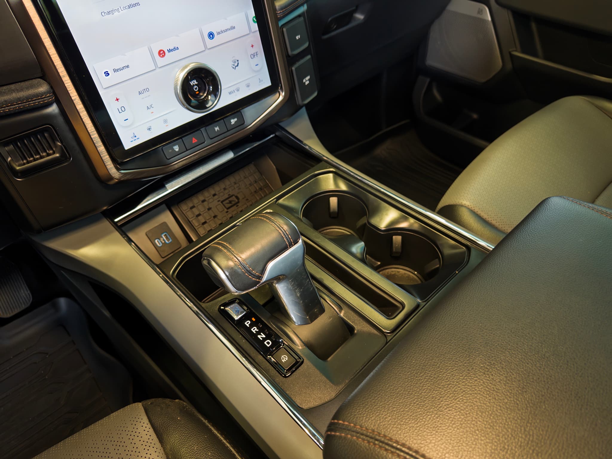2024 Ford F-150 Lightning view 20