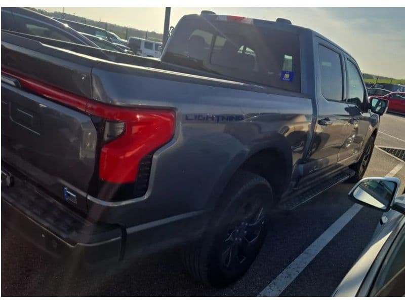 2024 Ford F-150 Lightning view 4