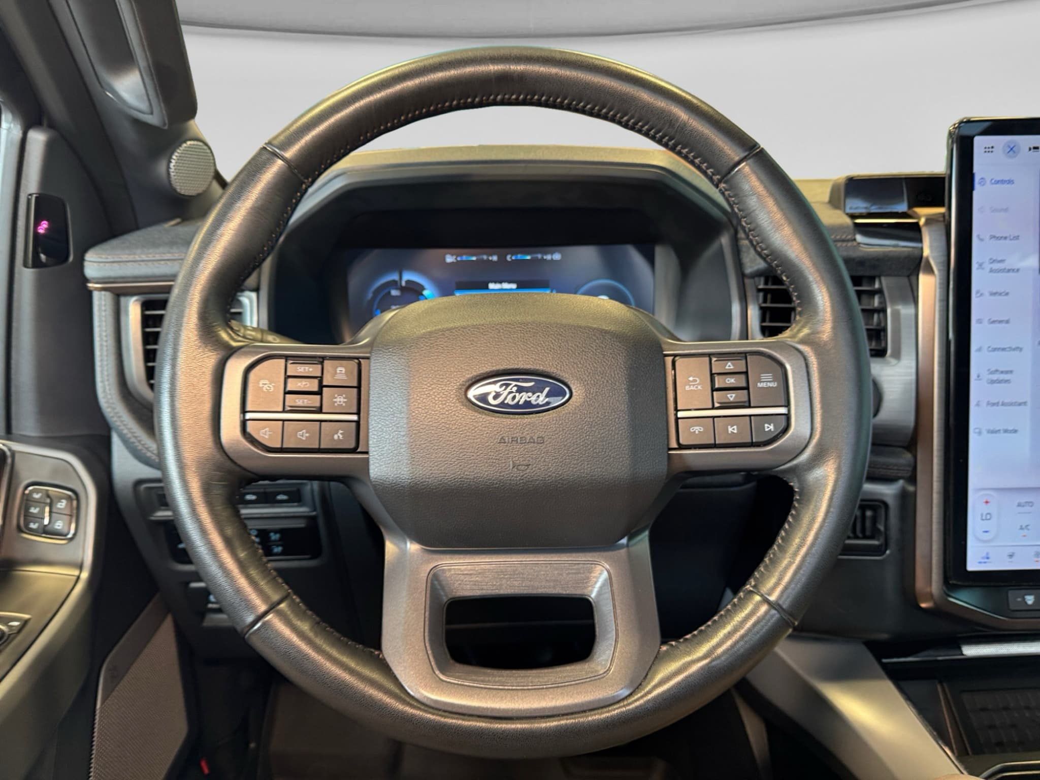 2024 Ford F-150 Lightning view 9