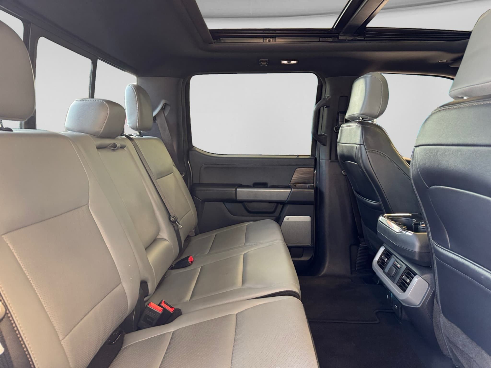 2024 Ford F-150 Lightning view 23