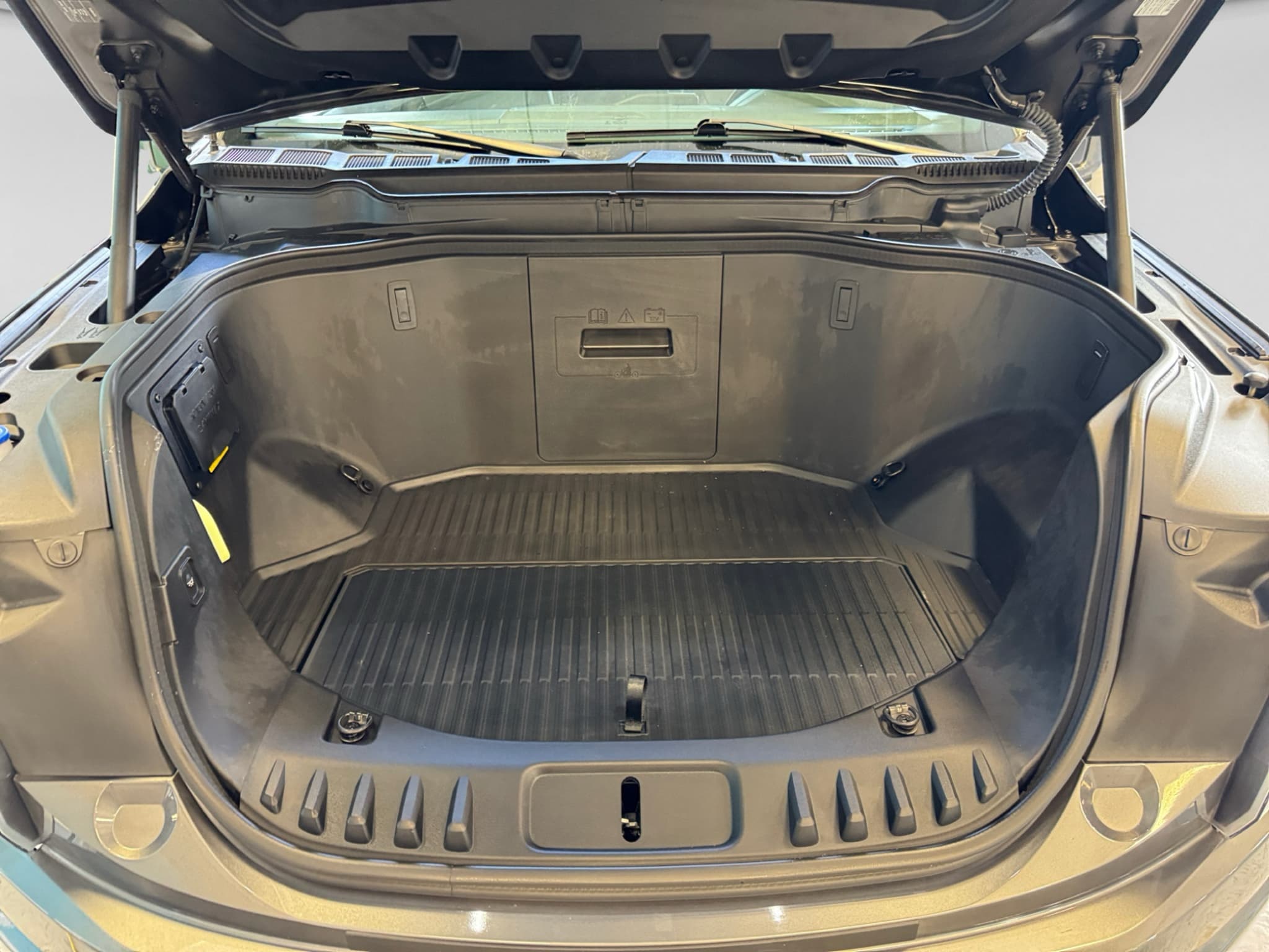 2024 Ford F-150 Lightning view 26