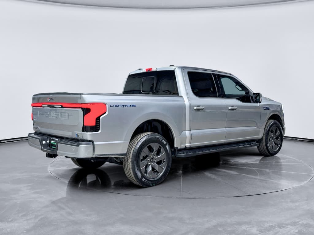 2024 Ford F-150 Lightning view 3