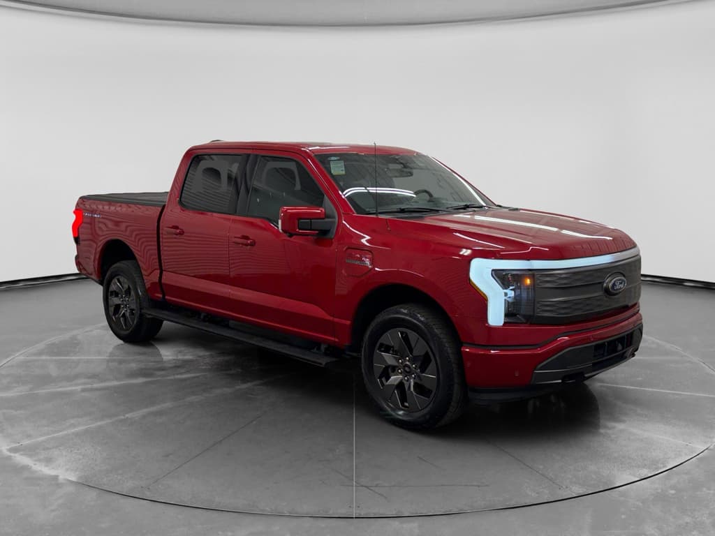 2023 Ford F-150 Lightning view 4