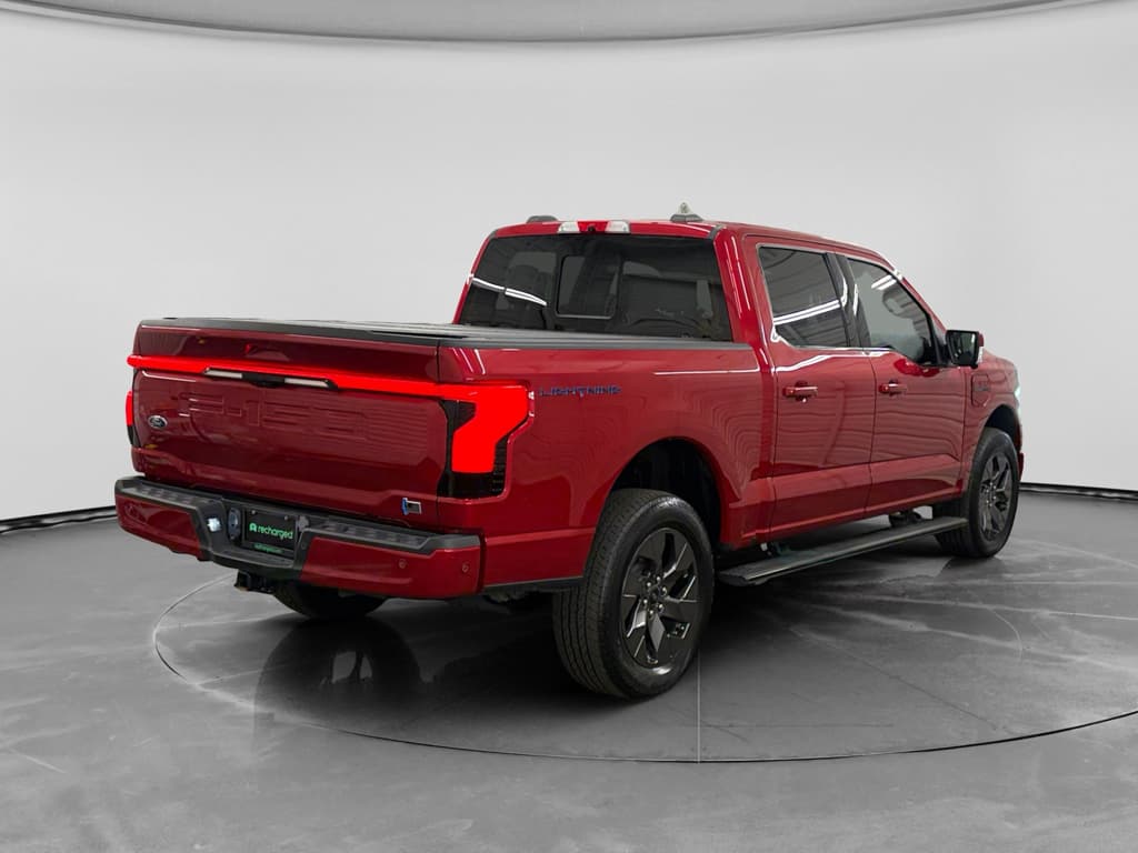 2023 Ford F-150 Lightning view 3