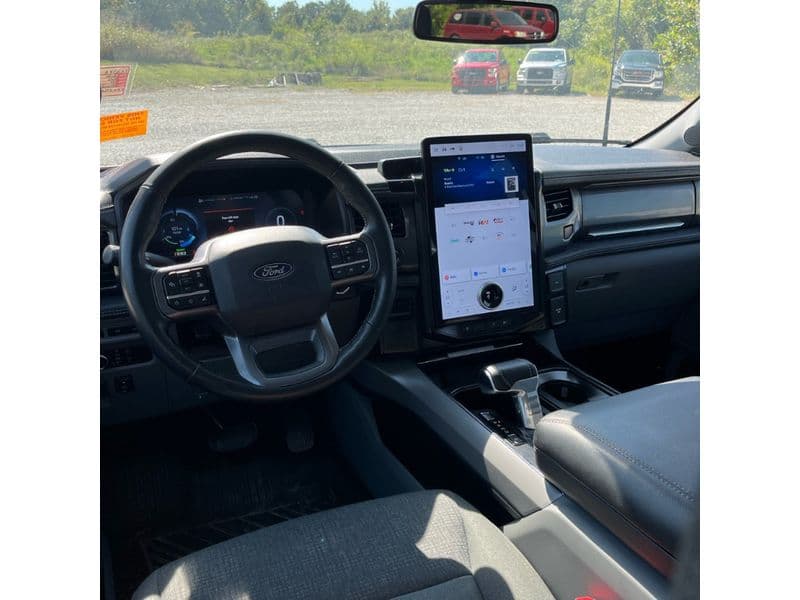2024 Ford F-150 Lightning view 5