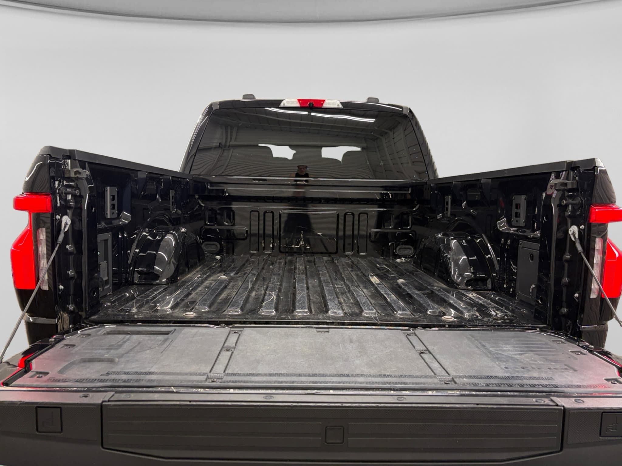 2024 Ford F-150 Lightning view 26