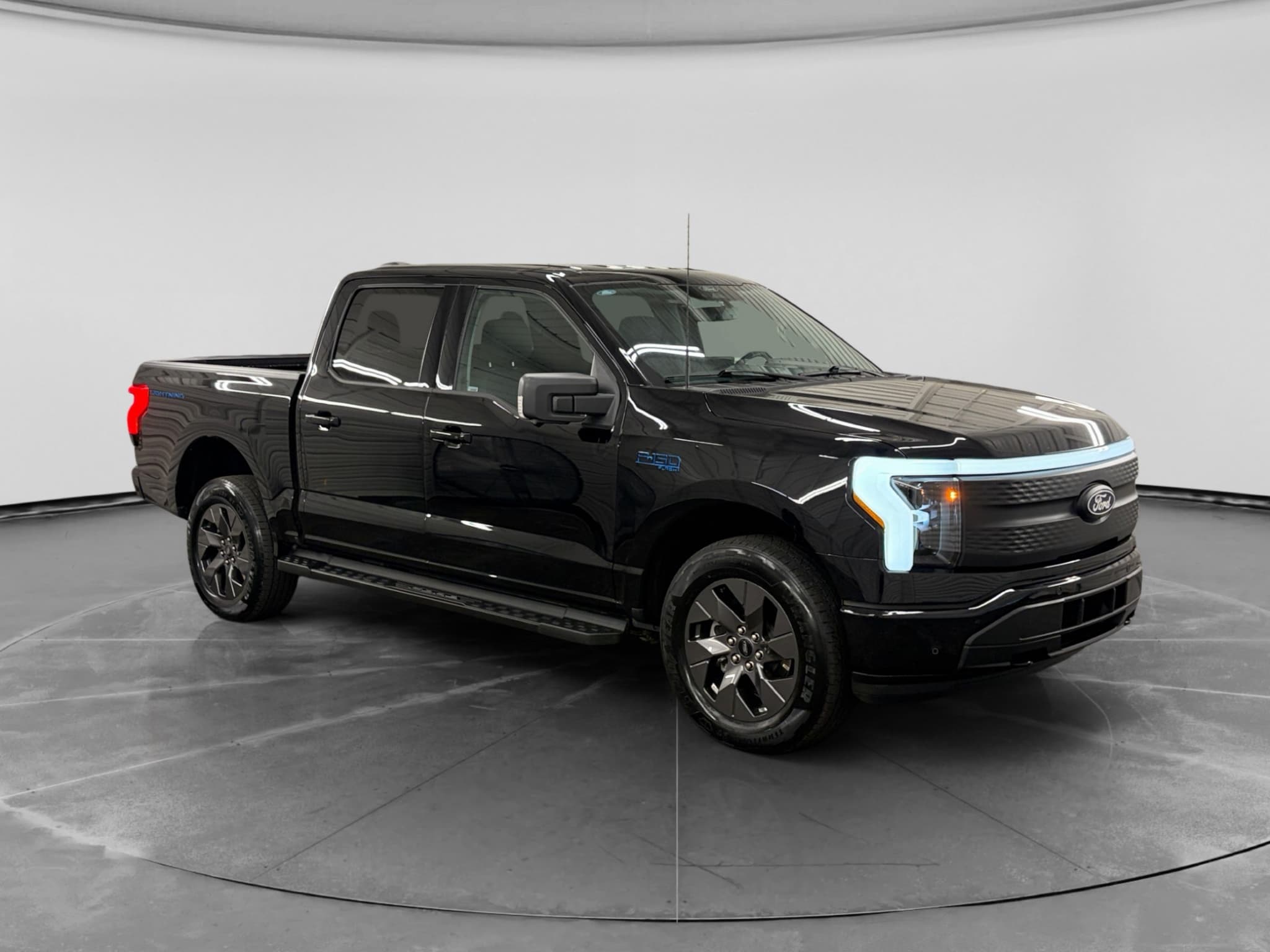 2024 Ford F-150 Lightning view 4