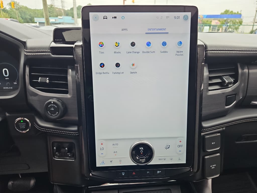 2023 Ford F-150 Lightning view 13