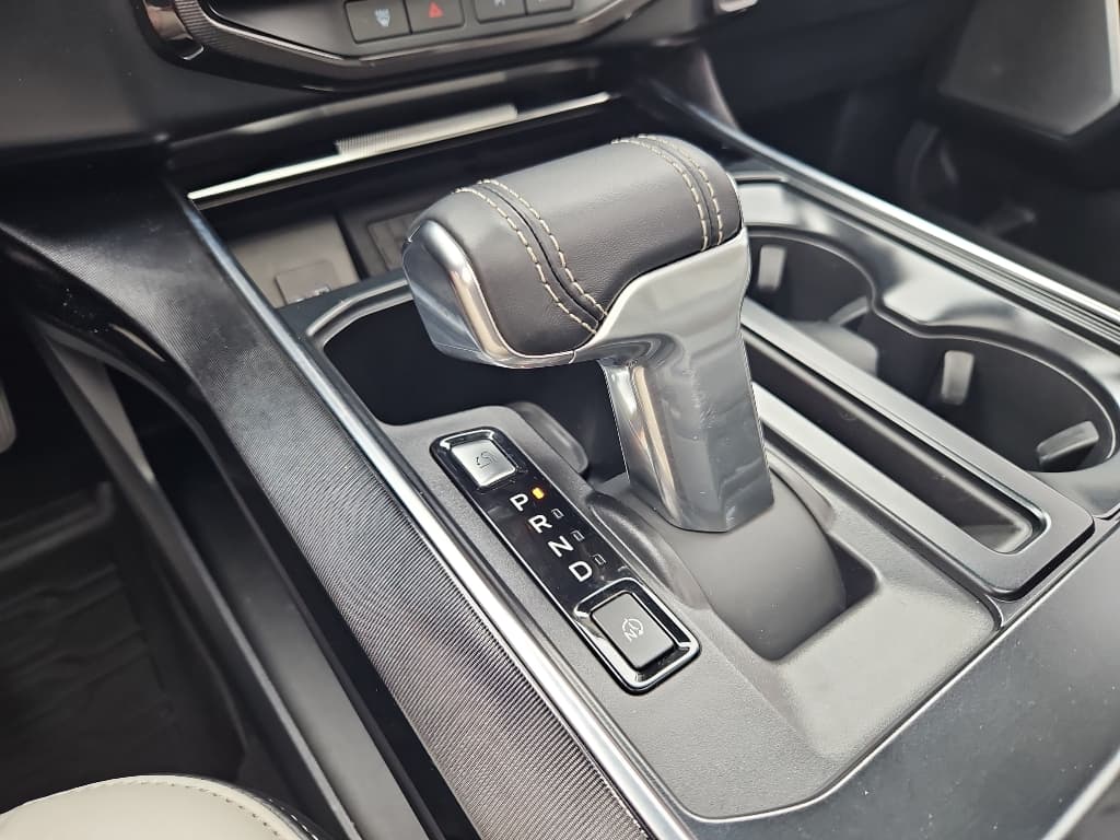 2023 Ford F-150 Lightning view 19