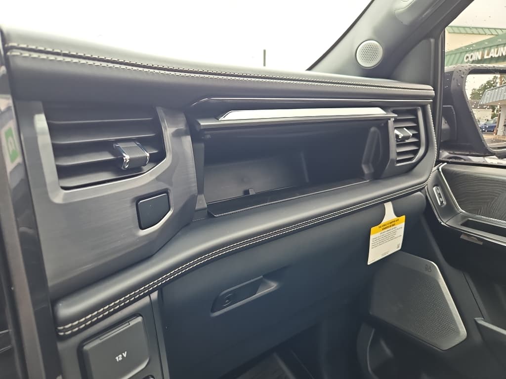 2023 Ford F-150 Lightning view 21