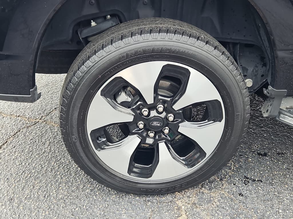 2023 Ford F-150 Lightning view 37