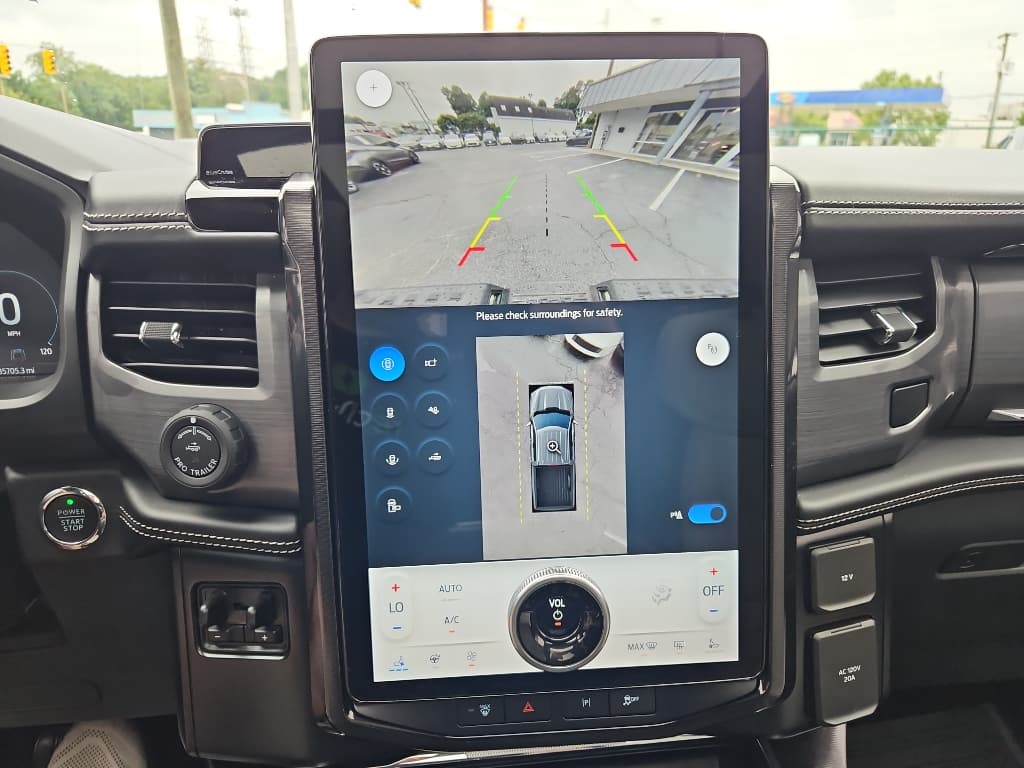 2023 Ford F-150 Lightning view 14