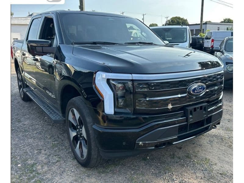 2023 Ford F-150 Lightning view 3