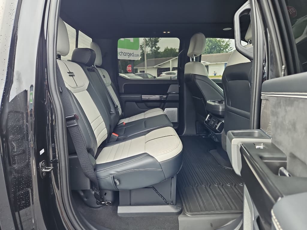 2023 Ford F-150 Lightning view 24