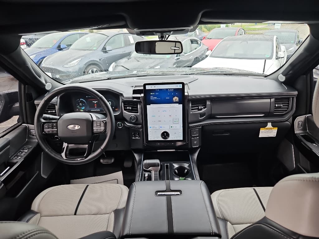 2023 Ford F-150 Lightning view 16
