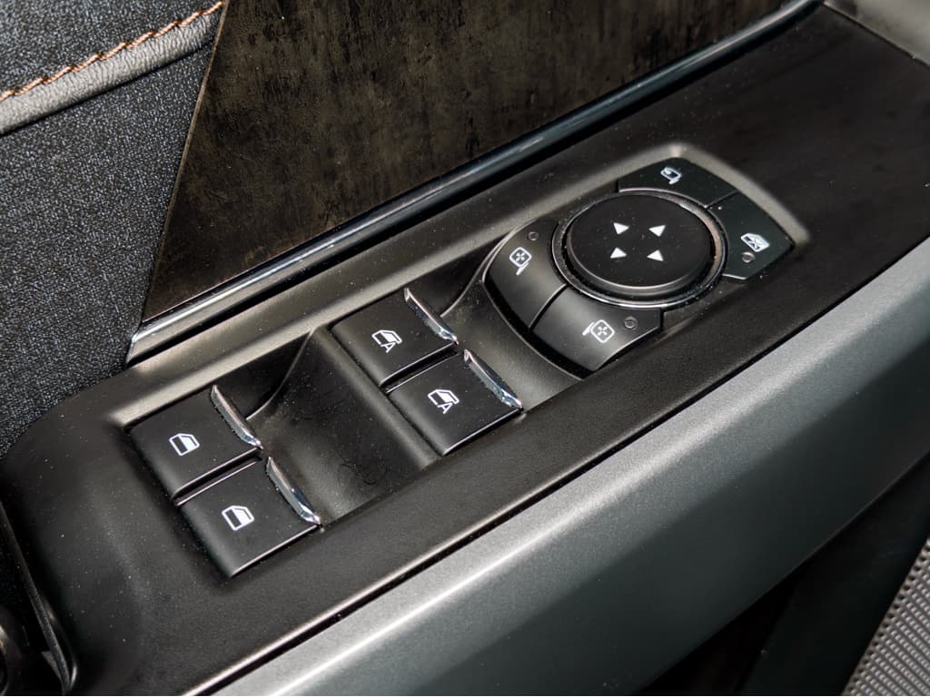 2023 Ford F-150 Lightning view 7