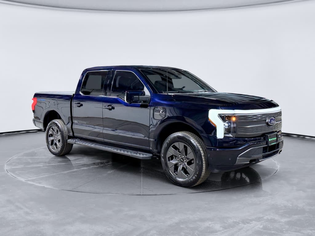 2023 Ford F-150 Lightning view 4