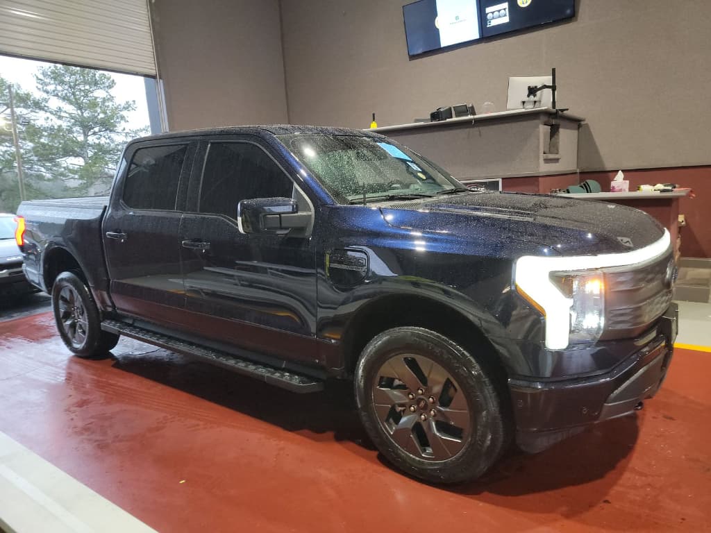 2023 Ford F-150 Lightning view 2