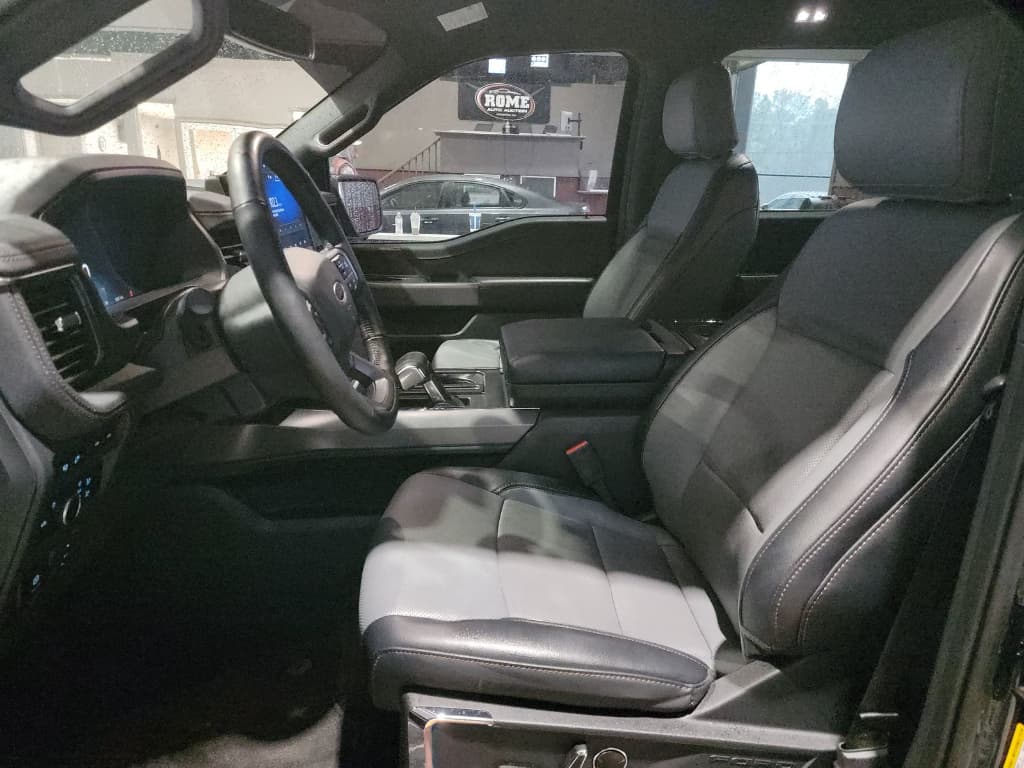 2023 Ford F-150 Lightning view 5