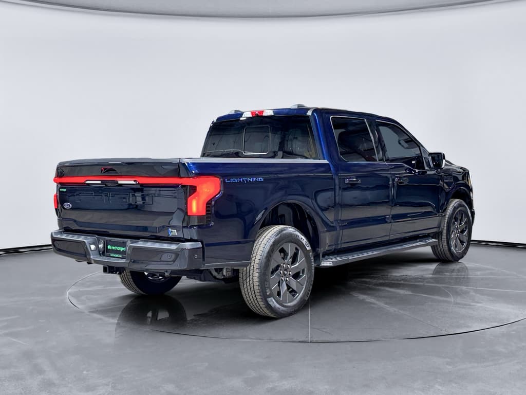 2023 Ford F-150 Lightning view 3