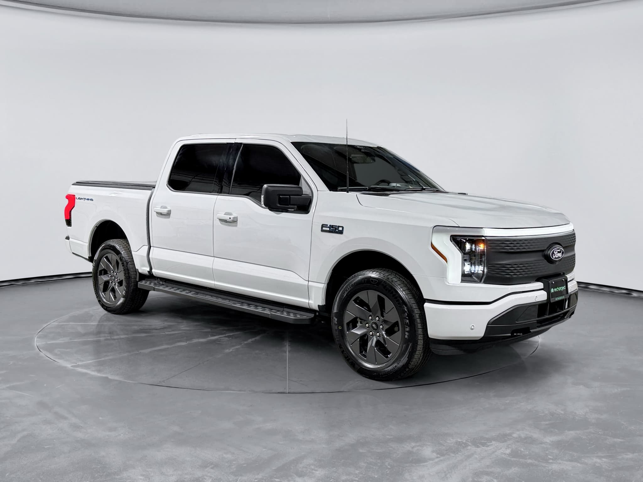 2025 Ford F-150 Lightning view 4