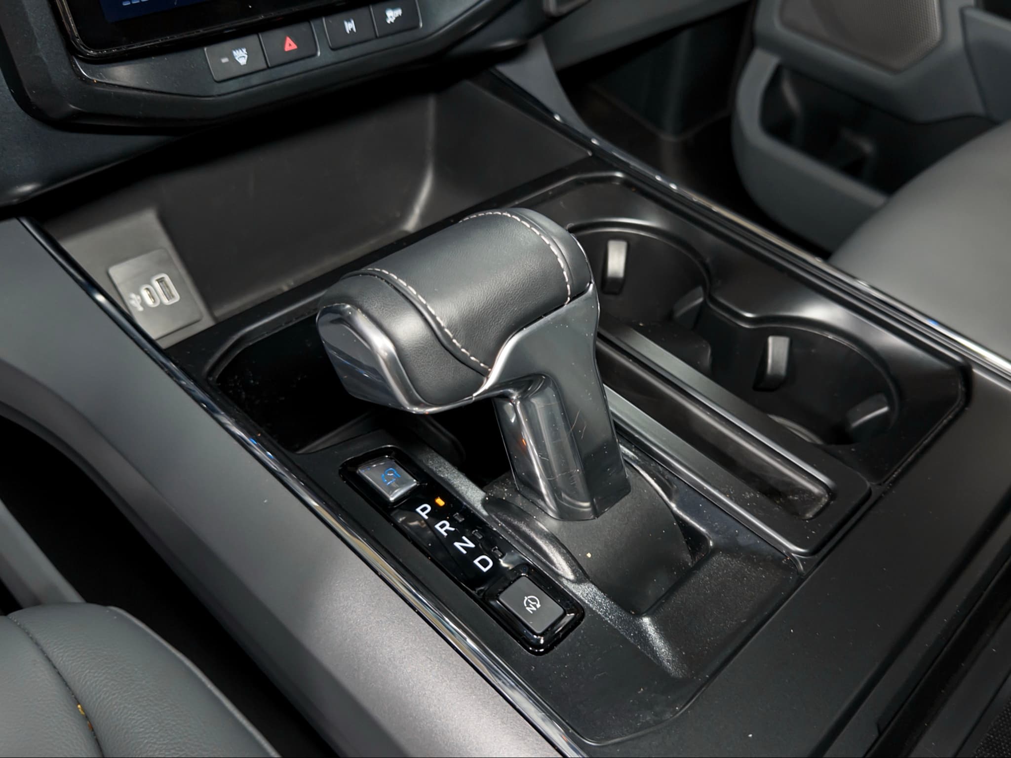 2025 Ford F-150 Lightning view 19