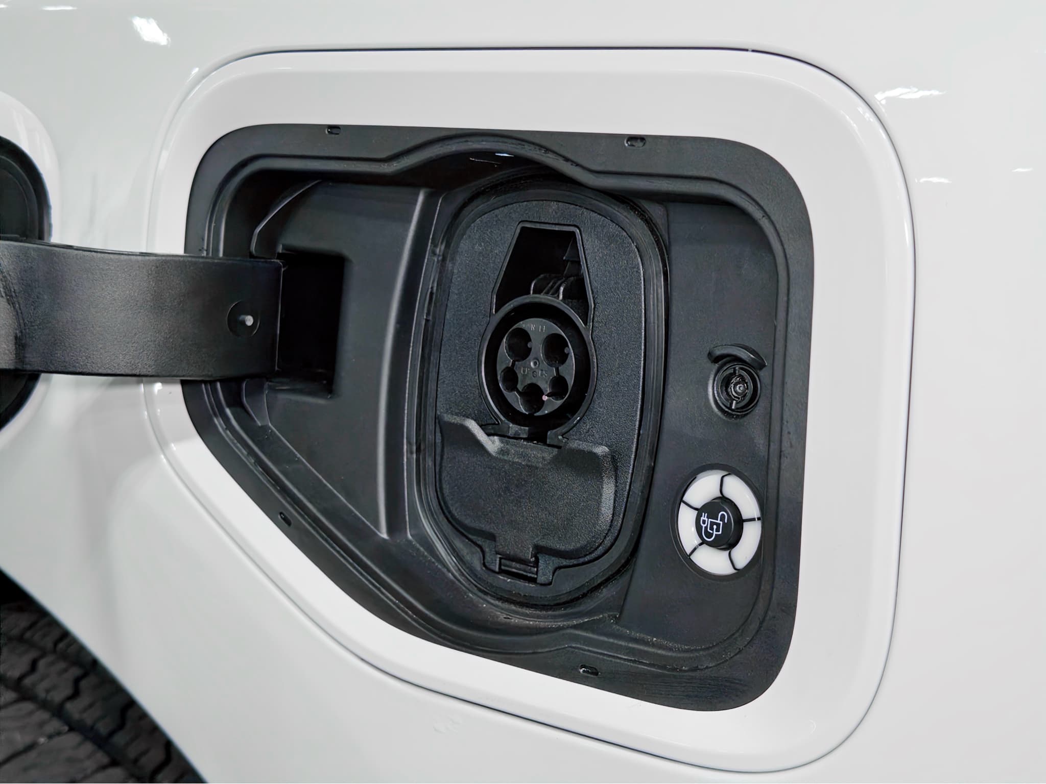 2025 Ford F-150 Lightning view 5
